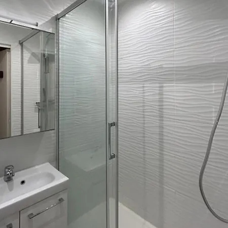 Apartment Maison T2 Mezzanine Climatisee Avec Terrasse Et Parking, Proche Et Animations Au Barcares - Fr-1-529-247 Le Barcarès
