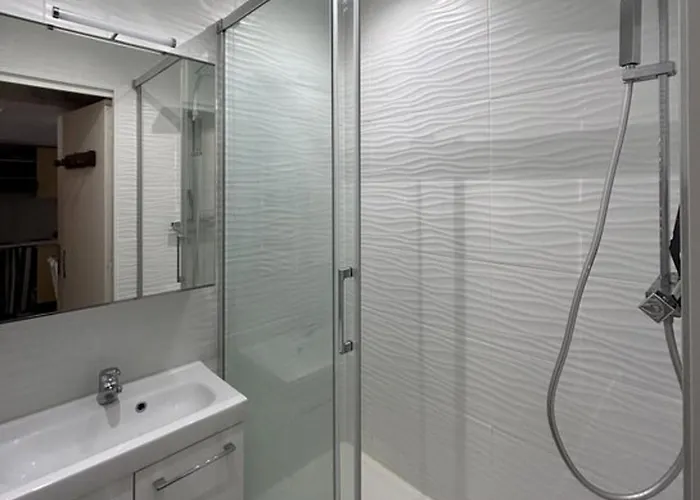 Apartment Maison T2 Mezzanine Climatisee Avec Terrasse Et Parking, Proche Et Animations Au Barcares - Fr-1-529-247 Le Barcarès